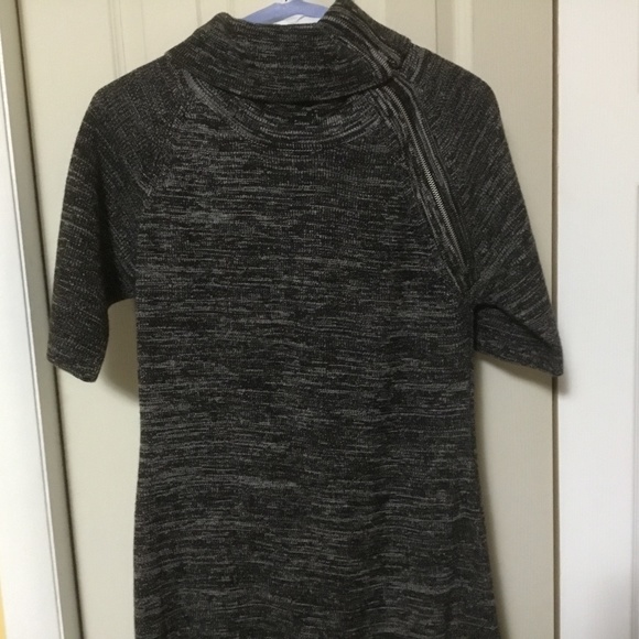 Calvin Klein Knit Zippered Shoulder (Black and Gray) size 8 - Picture 6 of 8